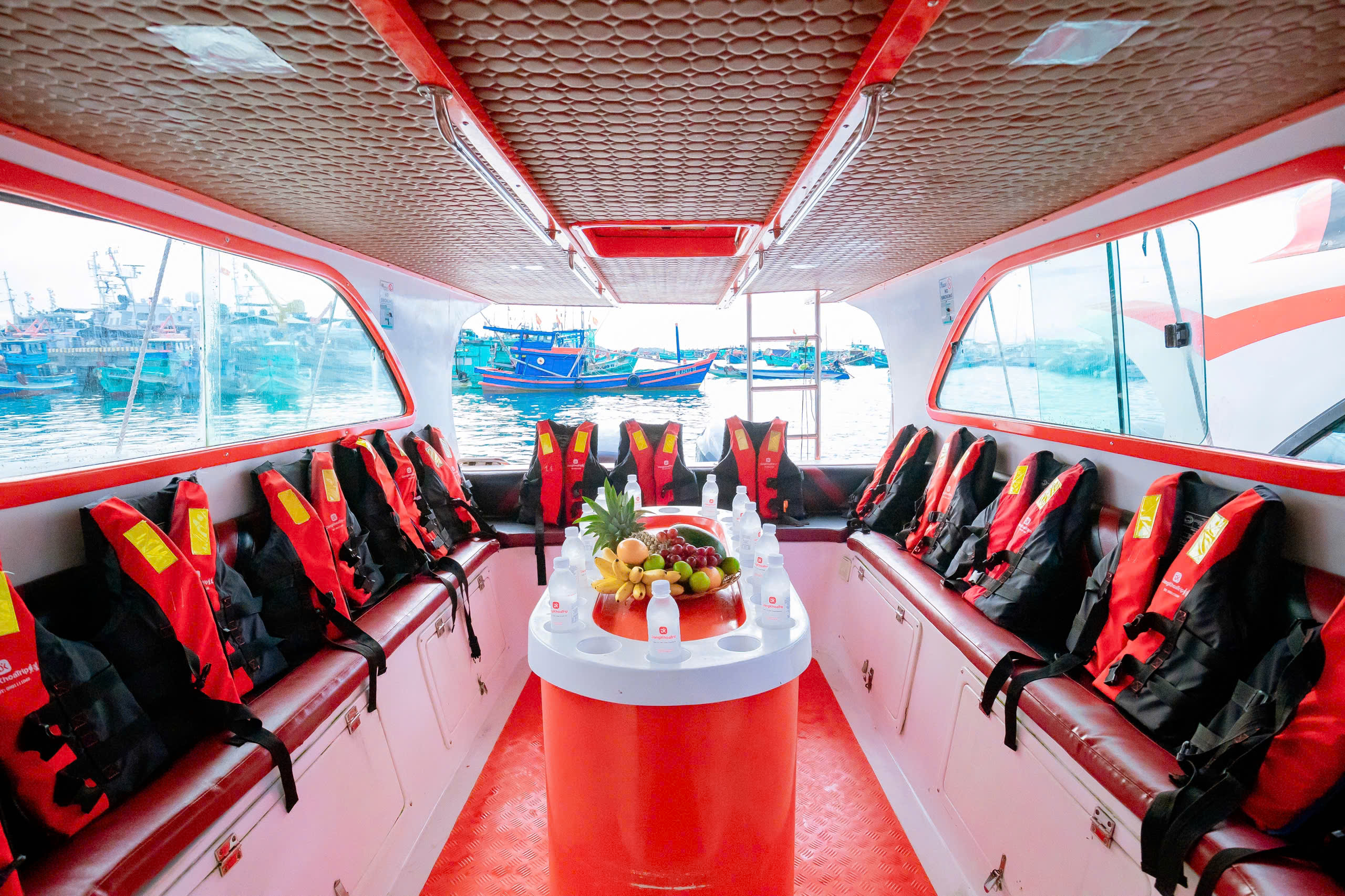 Dịch vụ thuê cano Phú Quốc