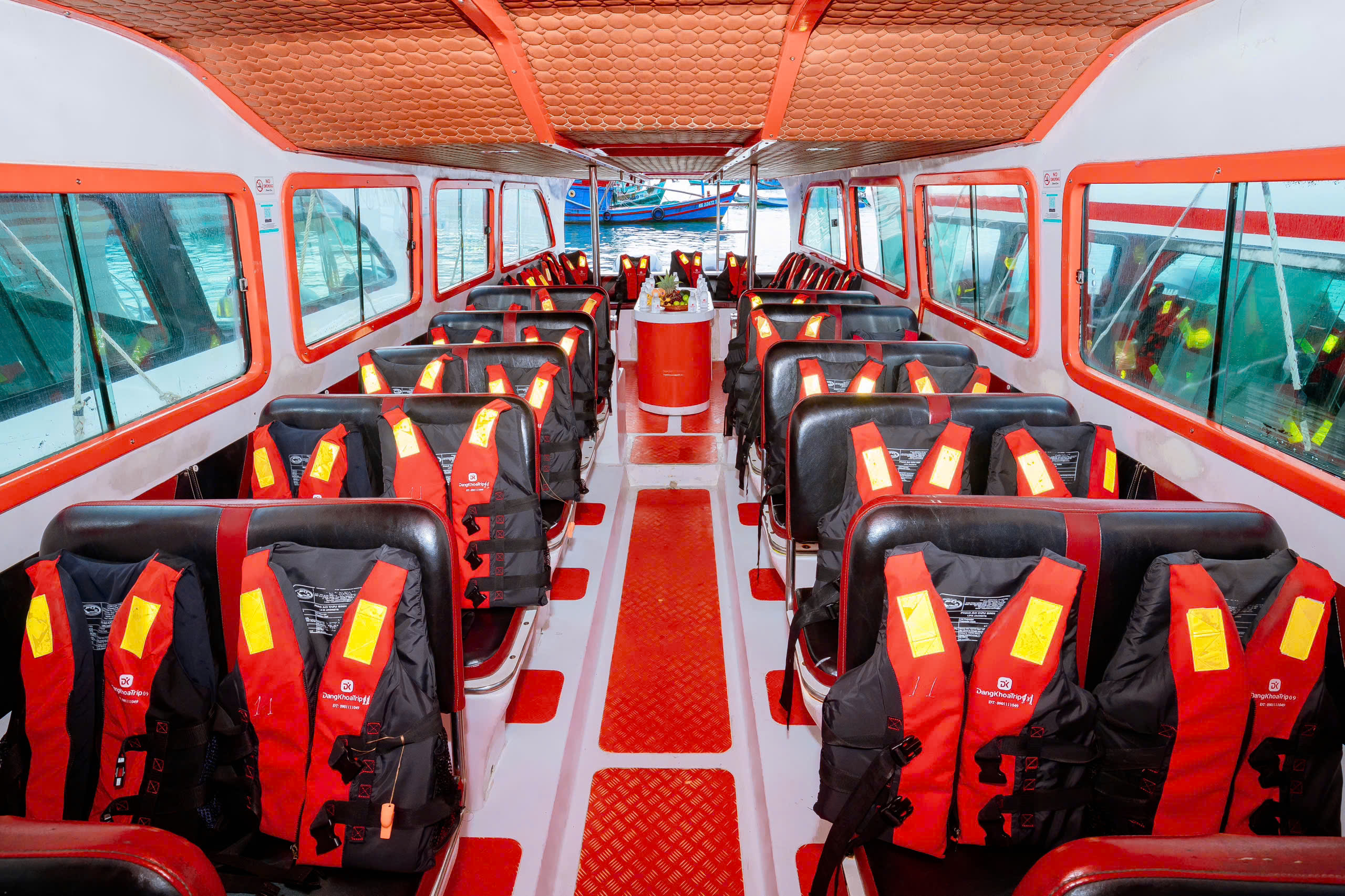 Dịch vụ thuê cano Phú Quốc