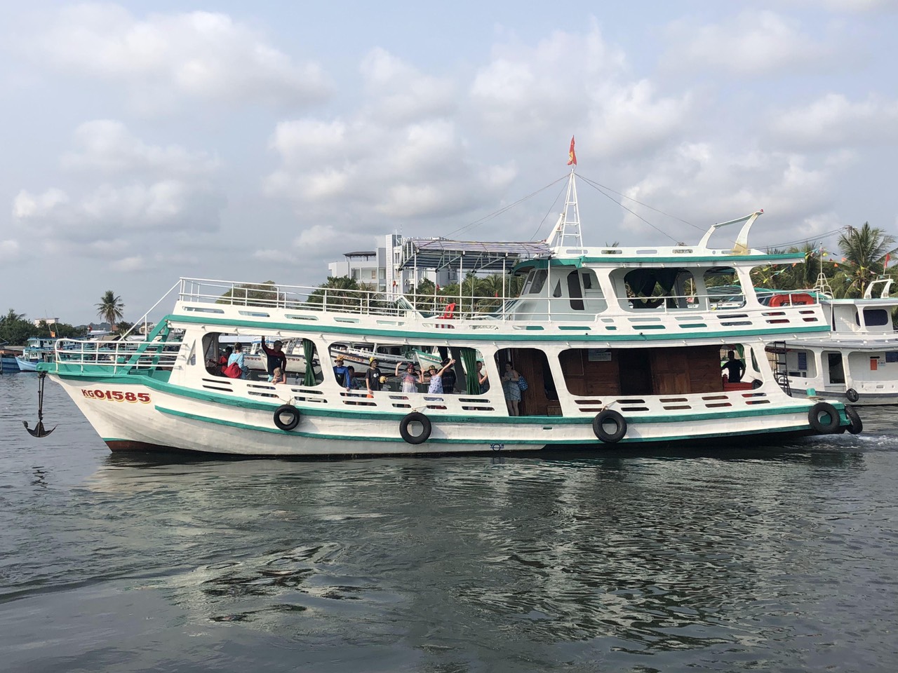 Thuê tàu câu cá, ngắm san hô Phú Quốc