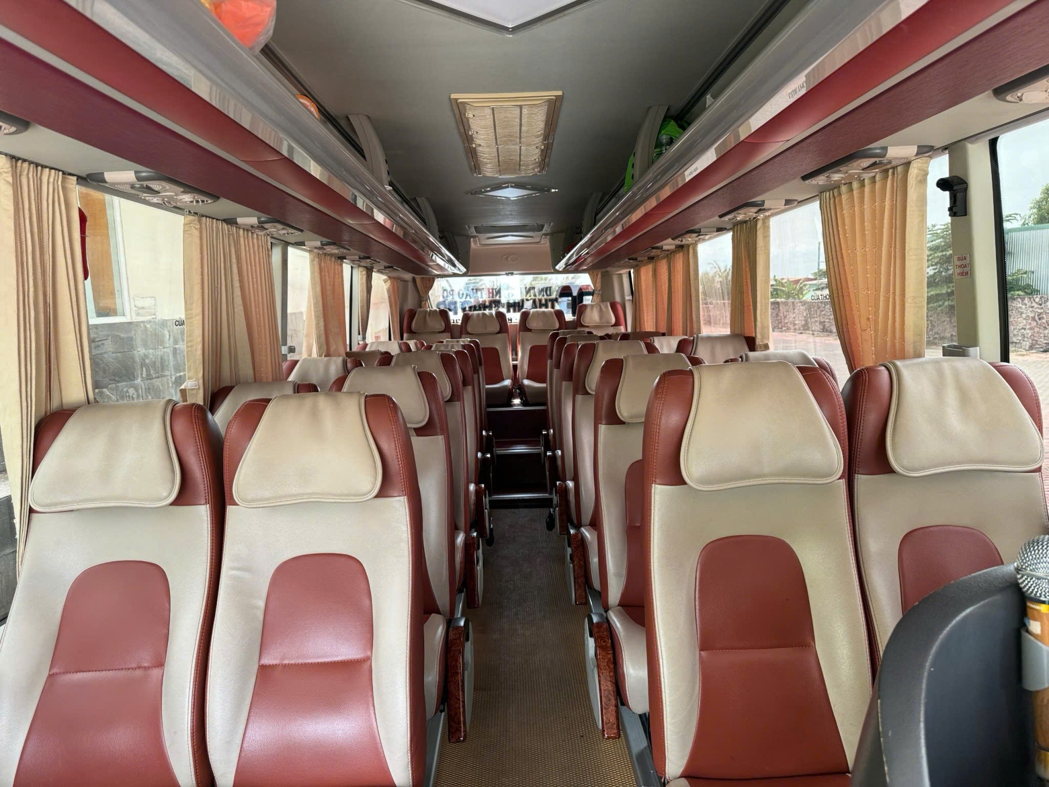 Thuê xe 29 chỗ tại Phú Quốc